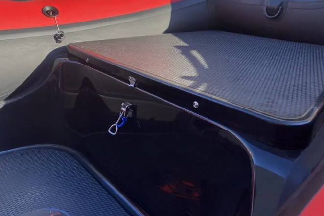 RiverBoats RB-470 (встроенный рундук)